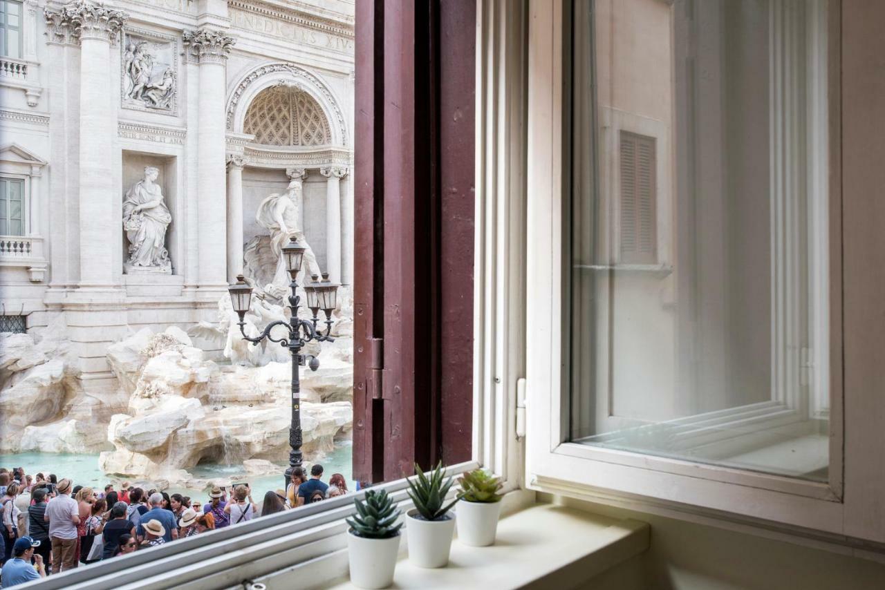 Trevinestrome - Exclusive Trevi Fountain View Rom